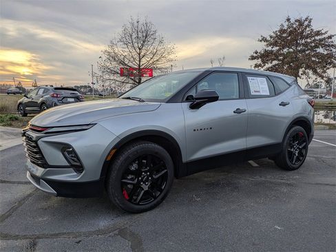 Used 2024 Chevrolet Blazer LT w/ Redline Edition image 9