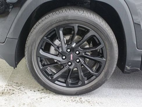 Used 2023 GMC Terrain SLE w/ Elevation Edition FWD image 10