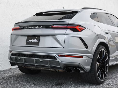 Used 2020 Lamborghini Urus AWD/4WD image 8