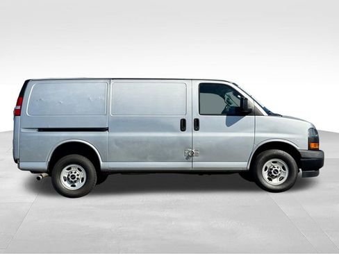 Used 2020 GMC Savana 3500 w/ Driver Convenience Package RWD image 8