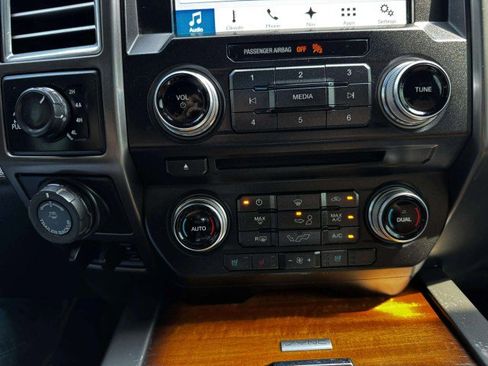 Used 2017 Ford F150 Limited image 32