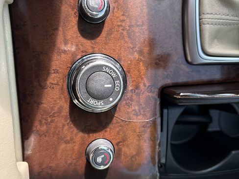 Used 2013 INFINITI JX35 AWD w/ Premium Pkg image 29