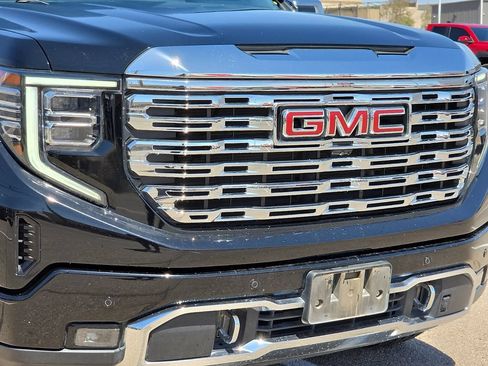 Used 2022 GMC Sierra 1500 Denali w/ Technology Package AWD/4WD image 7