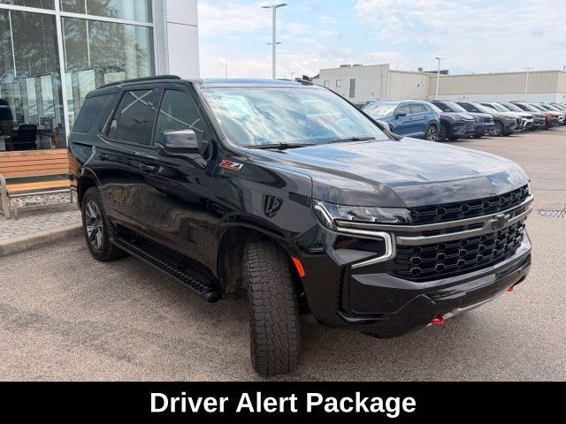 Used 2022 Chevrolet Tahoe Z71 w/ Luxury Package AWD/4WD image 4