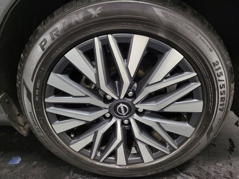 Used 2024 Nissan Altima 2.5 SV image 10