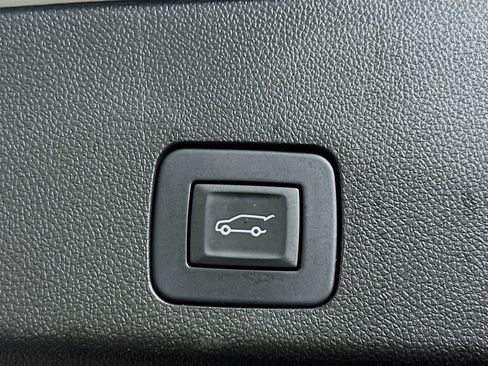 Used 2022 Buick Encore GX Essence w/ Advanced Technology Package FWD image 30
