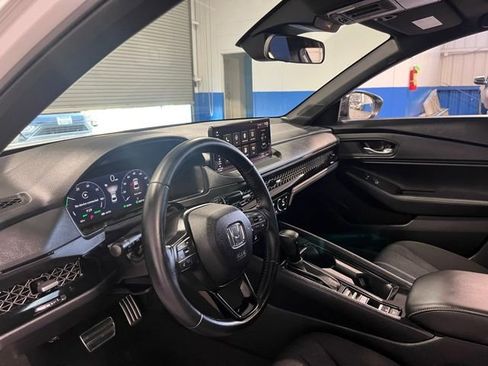 Used 2025 Honda Accord Sport image 22