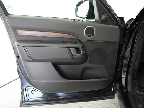 Used 2017 Land Rover Discovery HSE image 48