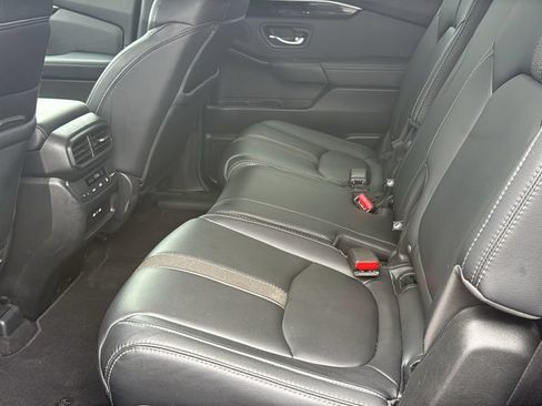 Used 2025 Honda Pilot EX-L image 31