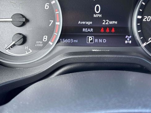 Used 2024 Nissan Titan SV w/ SV Convenience Package image 18