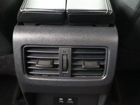 Used 2023 Nissan Rogue SV image 42