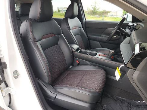 Certified 2025 Nissan Kicks SR FWD image 15