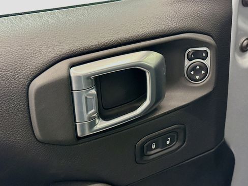 Used 2023 Jeep Wrangler Sahara image 15