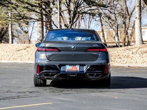 Used 2025 BMW 760i xDrive w/ Executive Package image 4