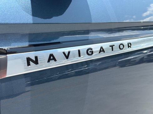 New 2027 Lincoln Navigator L Reserve AWD/4WD image 16