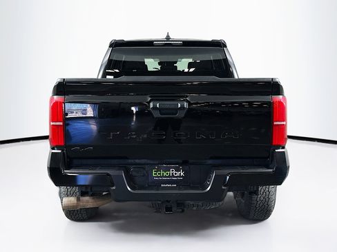 Used 2025 Toyota Tacoma TRD Off-Road image 7