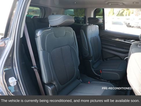 Used 2022 Jeep Grand Cherokee L Laredo w/ Luxury Tech Group I image 13