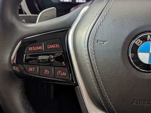 Used 2023 BMW 530i w/ Premium Package image 8