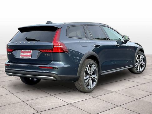 New 2026 Volvo V60 B5 Cross Country Plus w/ Climate Package image 4