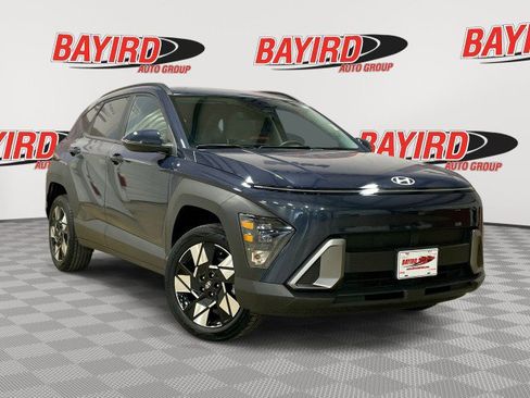 Used 2025 Hyundai Kona SEL image 1
