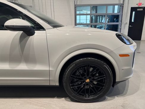 Used 2024 Porsche Cayenne Coupe w/ Premium Package Plus AWD/4WD image 9