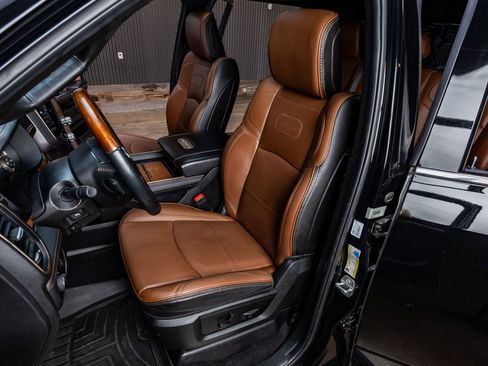 Used 2022 RAM 3500 Limited image 29