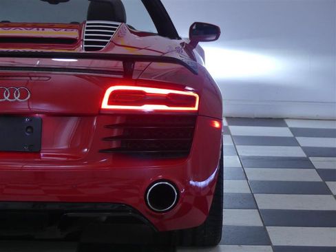 Used 2014 Audi R8 V8 w/ Convenience Package image 27