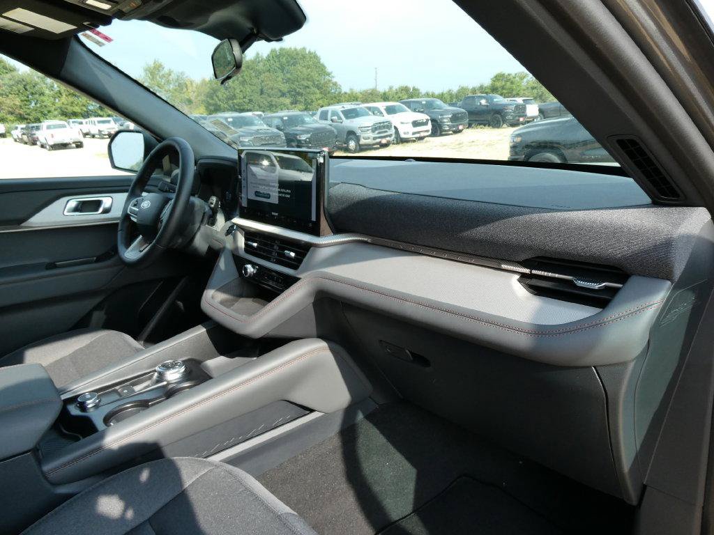 New 2027 Ford Explorer Active AWD/4WD image 11