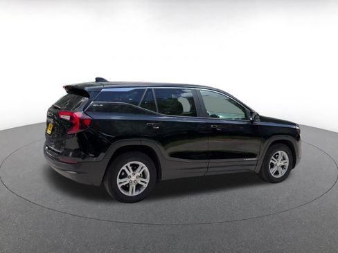 Used 2024 GMC Terrain SLE FWD image 15