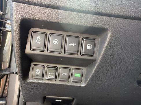 Used 2019 Nissan Rogue SL w/ Premium Package AWD/4WD image 16