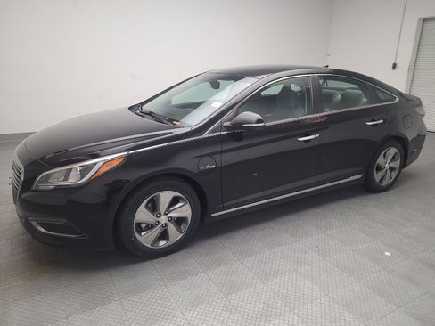 Used 2016 Hyundai Sonata Plug-In Hybrid image 2