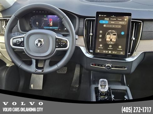 Used 2025 Volvo XC90 B6 Plus w/ Protection Package Premier image 22