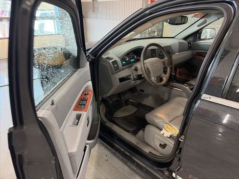 Used 2005 Jeep Grand Cherokee Limited image 11
