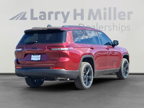 New 2025 Jeep Grand Cherokee L Limited w/ Black Appearance Package image 5