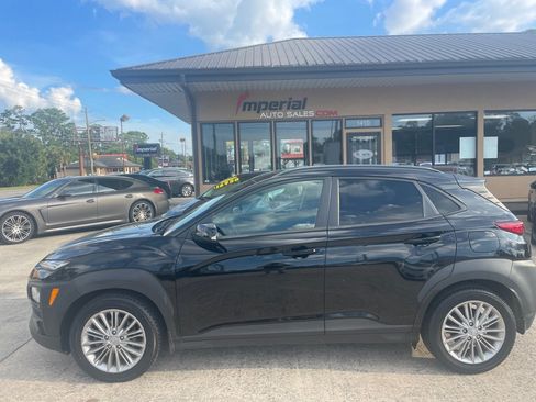 Used 2021 Hyundai Kona SEL FWD image 2