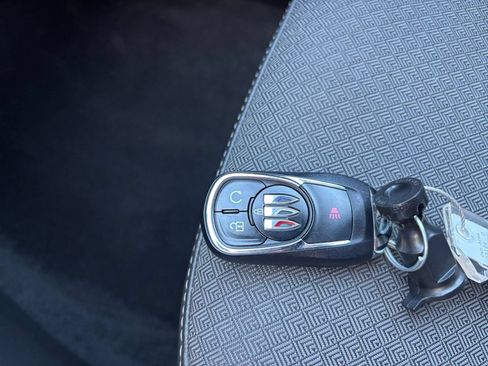 Used 2025 Buick Encore GX Preferred AWD/4WD image 23