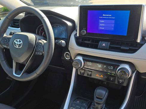 Used 2023 Toyota RAV4 XLE w/ Convenience Package FWD image 11