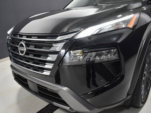 Certified 2025 Nissan Rogue SL w/ Tech Package image 11