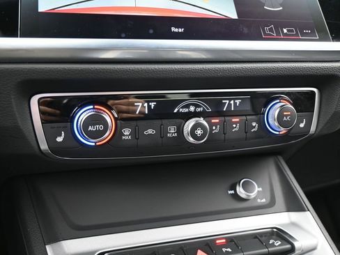 Used 2025 Audi Q3 2.0T Premium image 27