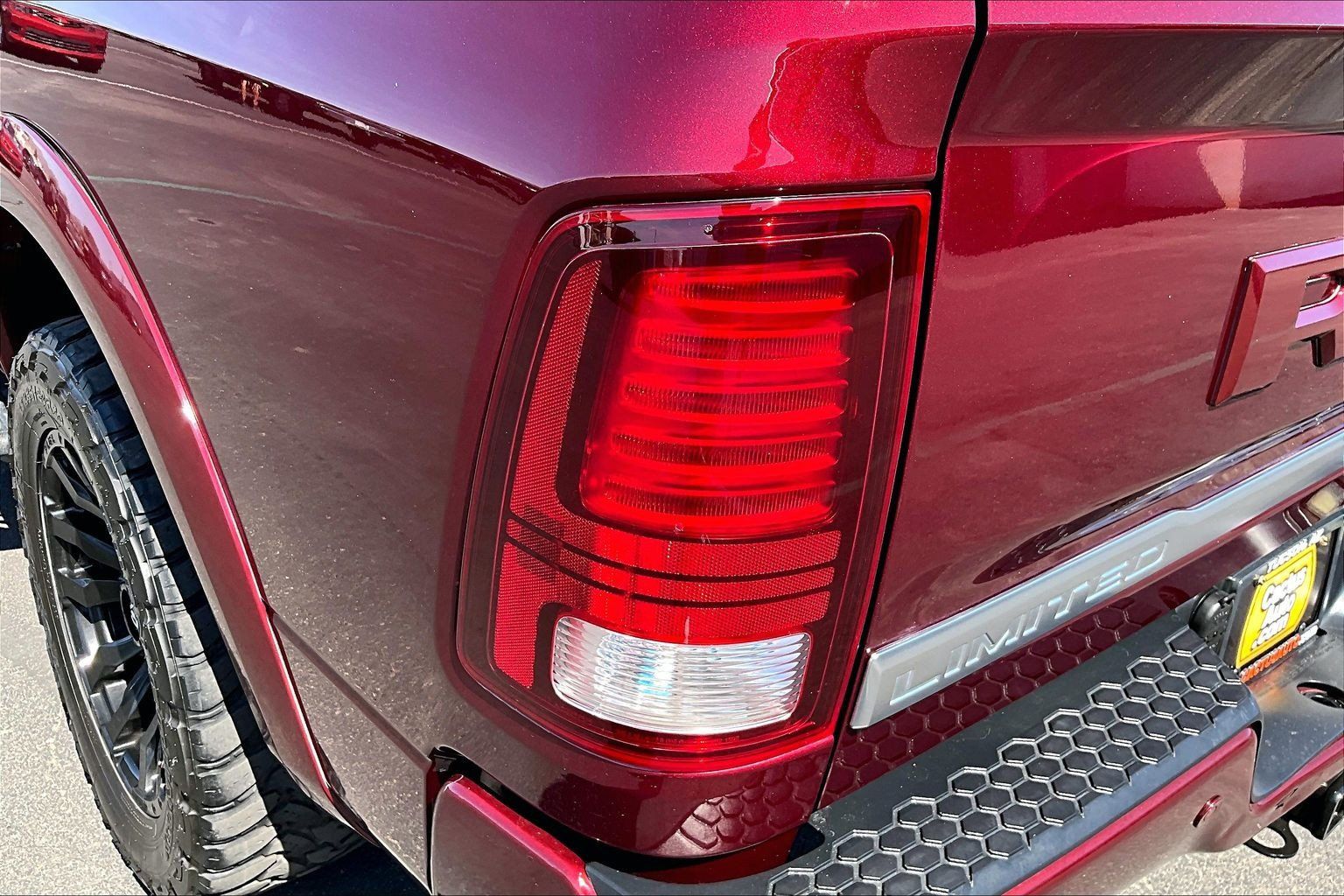 Used 2018 RAM 1500 Limited RWD image 32