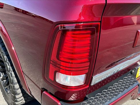 Used 2018 RAM 1500 Limited RWD image 32