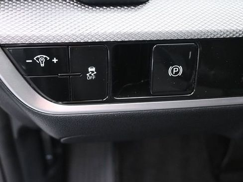 Used 2025 Kia Sportage LX image 21