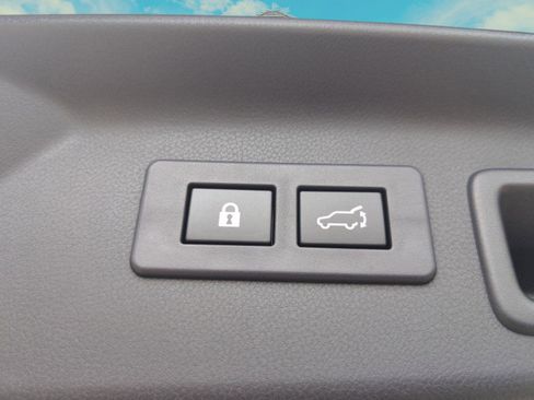 Used 2025 Subaru Forester Touring image 24