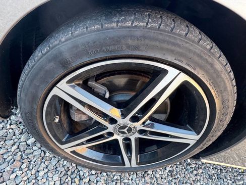 Used 2019 Mercedes-Benz A 220 4MATIC image 25