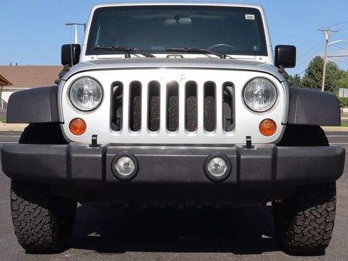 Used 2007 Jeep Wrangler Unlimited Rubicon w/ Dual Top Group AWD/4WD image 14