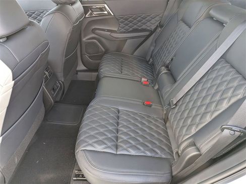 New 2025 Mitsubishi Outlander SEL image 25