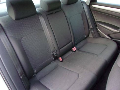 Used 2014 Volkswagen Passat 1.8T S FWD image 20