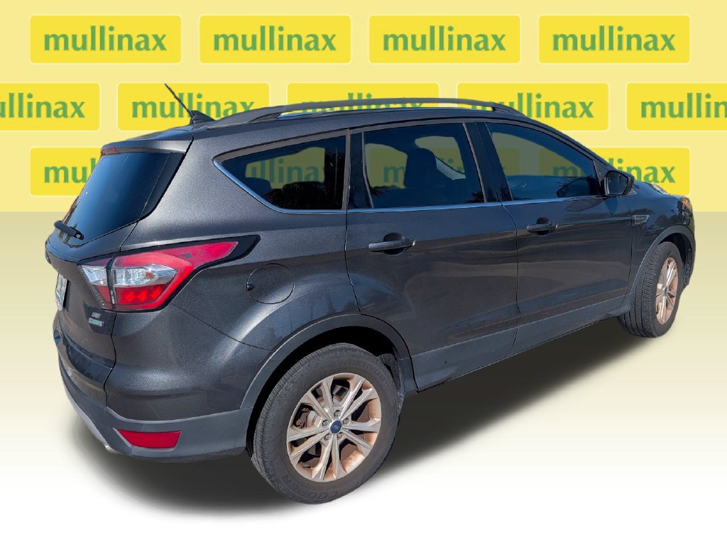 Used 2018 Ford Escape SE w/ SE Sync 3 Package FWD image 4