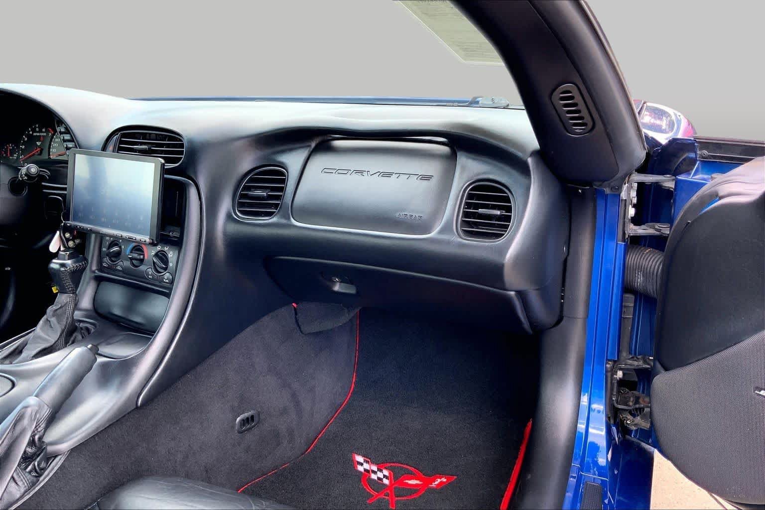 Used 2002 Chevrolet Corvette Coupe RWD image 16