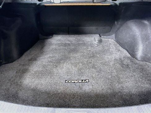 Used 2020 Toyota Corolla LE FWD image 29